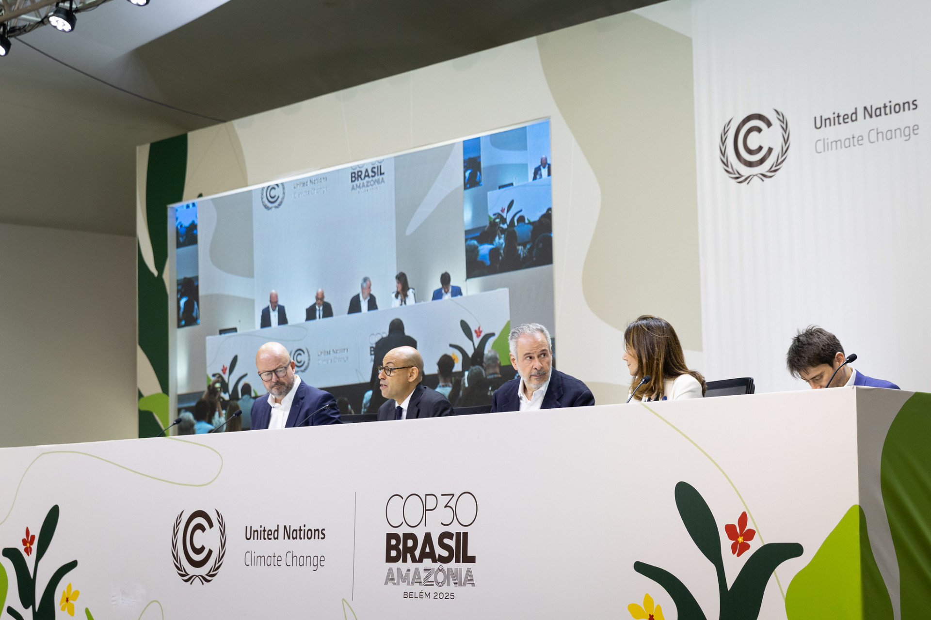 ES at the opening press conference at COP30