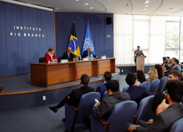 Simon Stiell delivers a major speech in Brazil.