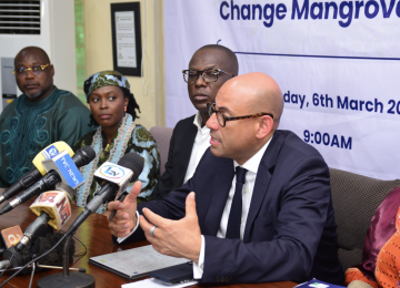 Executive Secretary Simon Stiell gives a speech in Nigeria
