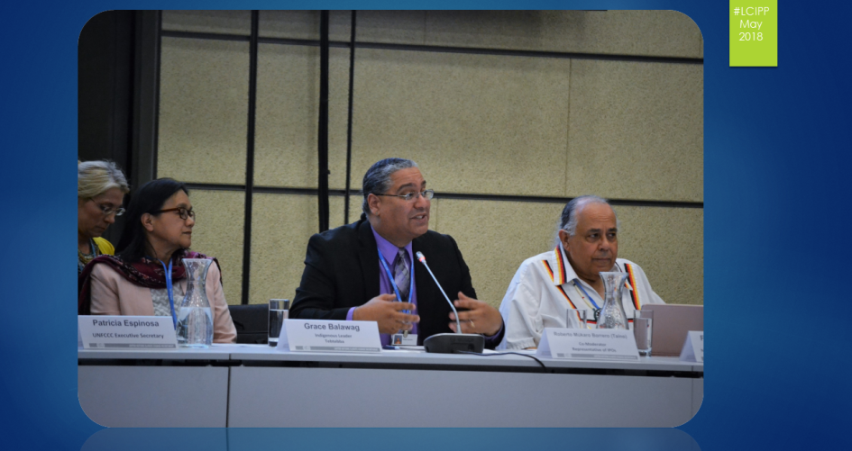 A picture of Roberto Mukaro Borrero co-moderating LCIPP workshop in May 2018