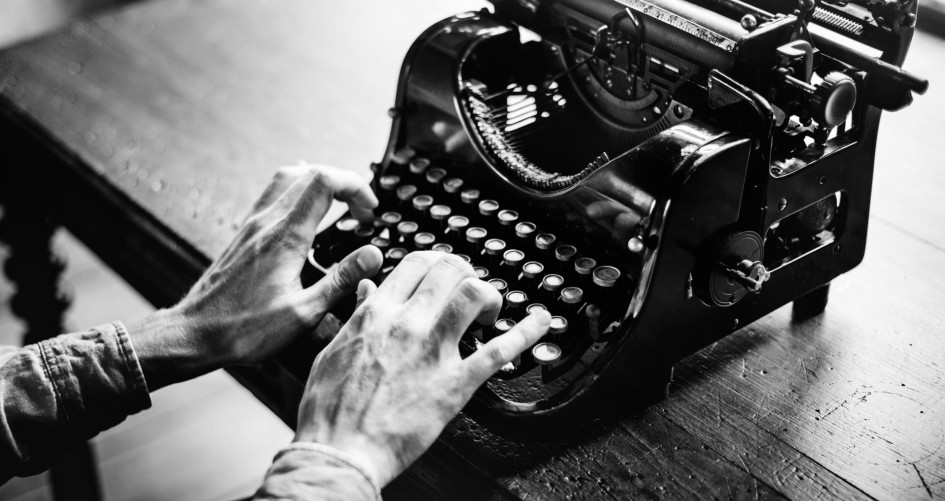 Image of an old typewriter