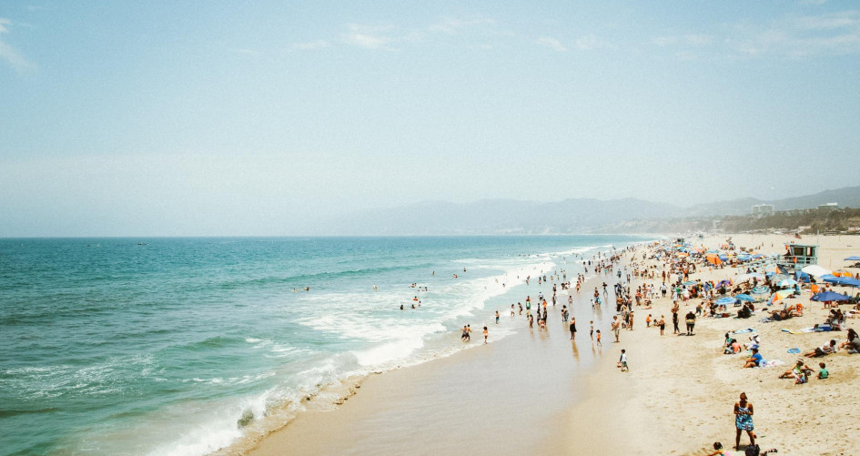 Picture of a crowded beach on a very hot day